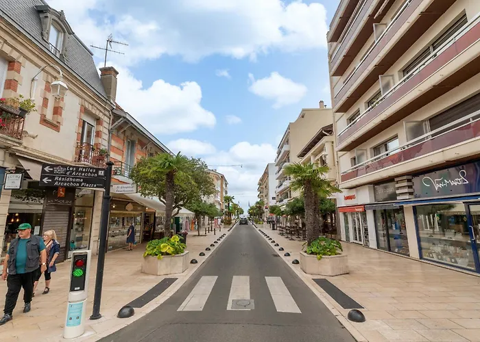 Coeur D'arcachon, T2 Avec Balcon, Parking, Proche Plage Et Commerces - Fr-1-319-33 * Arcachon